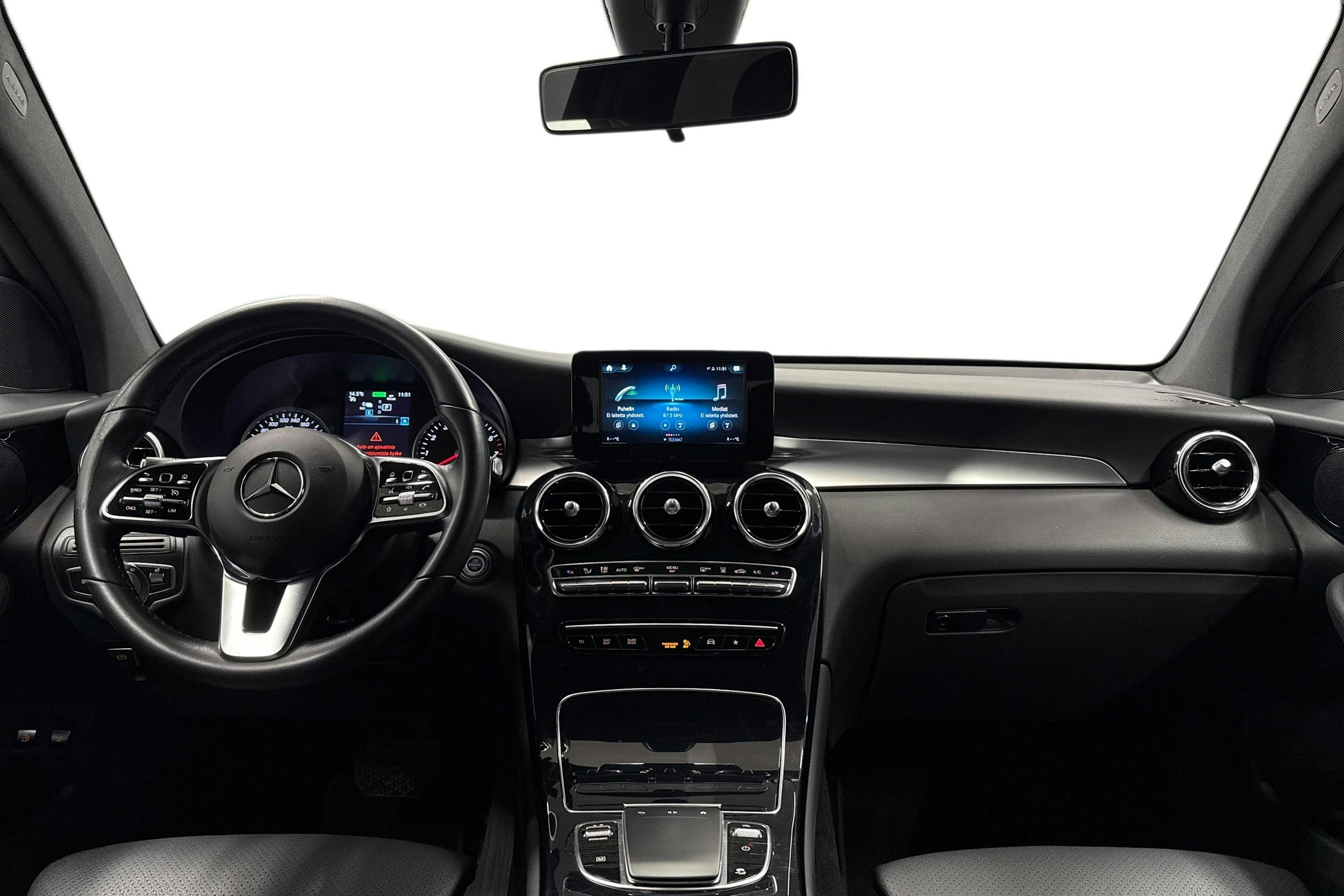 musta Mercedes-Benz GLC 2023 kuva 9.