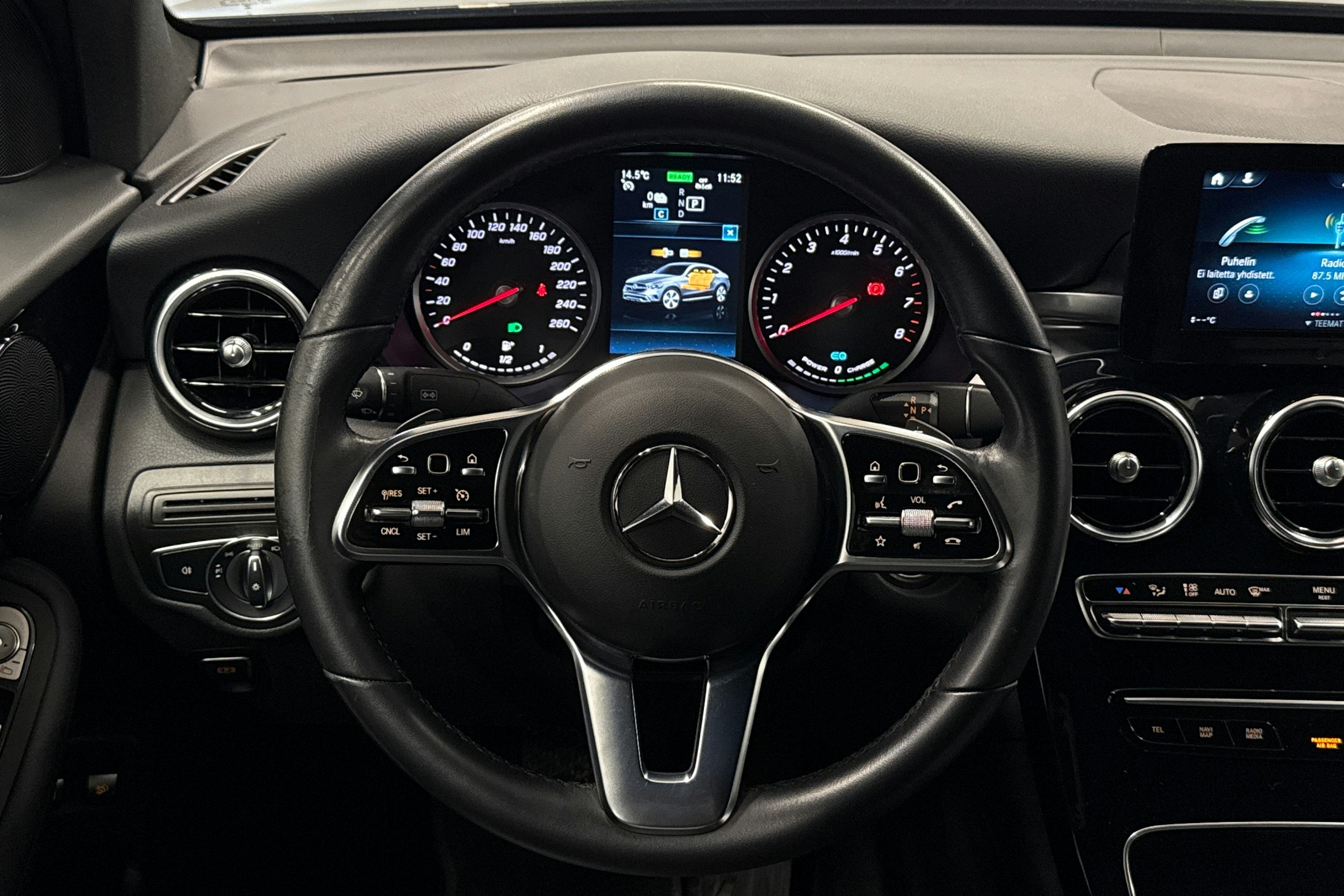 musta Mercedes-Benz GLC 2023 kuva 14.