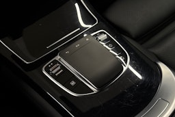 musta Mercedes-Benz GLC 2023 kuva 22.