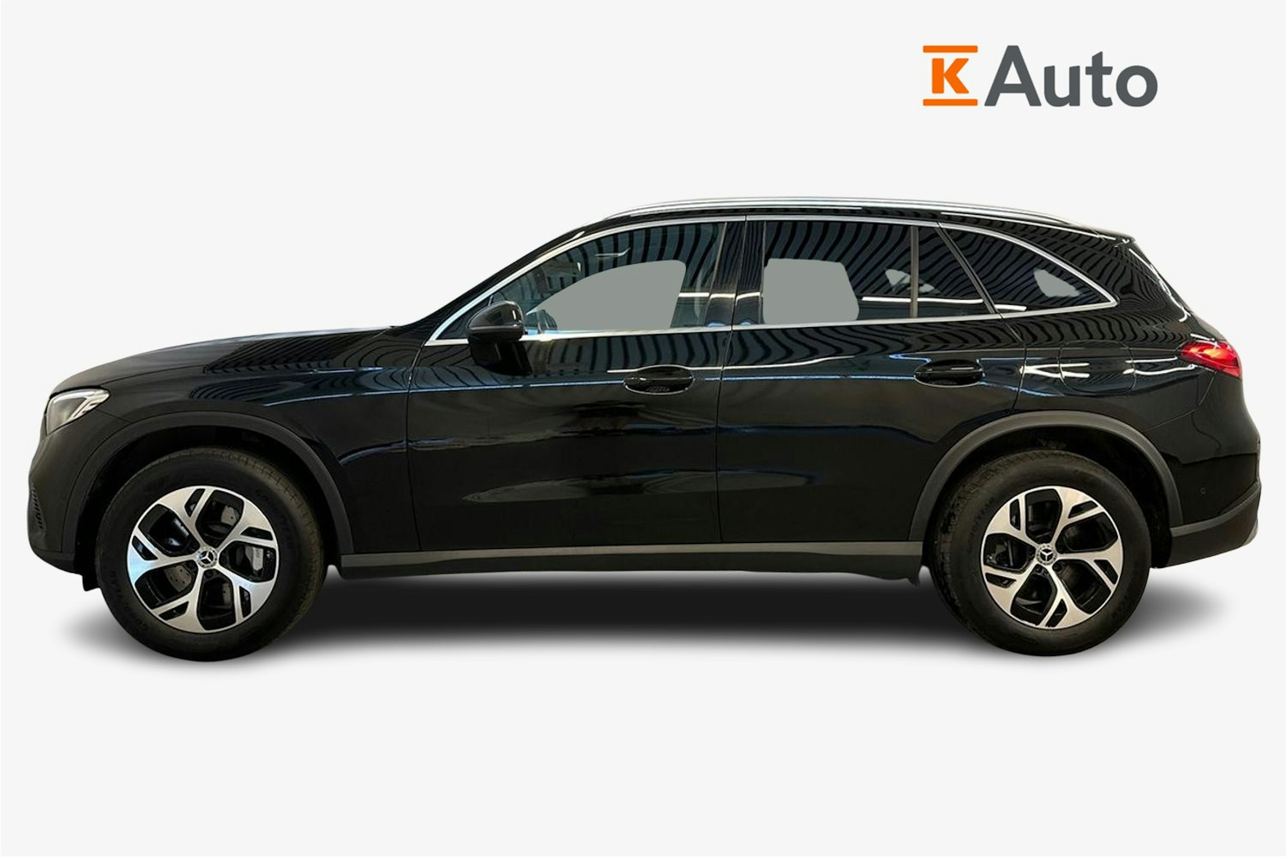 musta Mercedes-Benz GLC 2023 kuva 6.