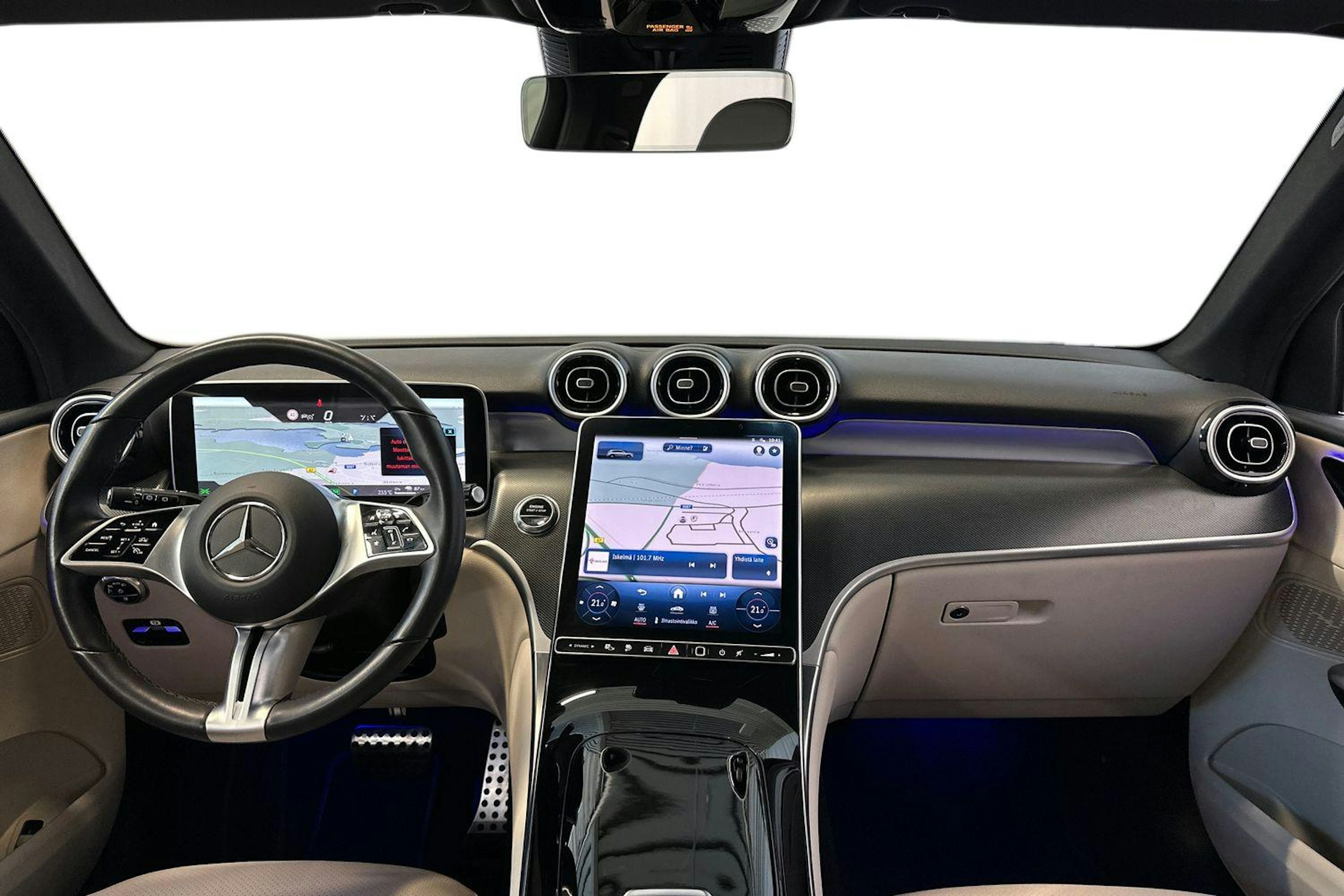 musta Mercedes-Benz GLC 2023 kuva 9.