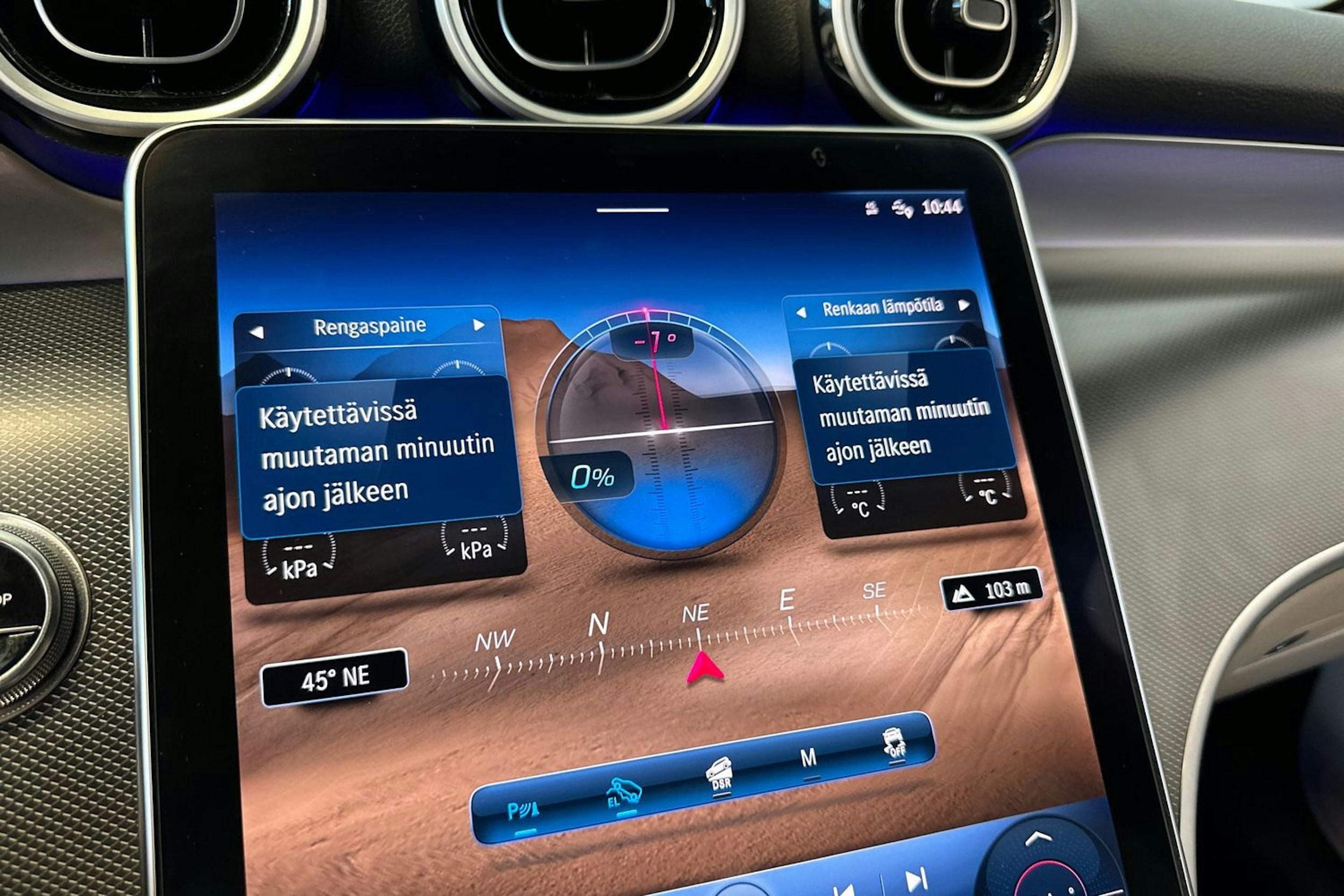 musta Mercedes-Benz GLC 2023 kuva 26.
