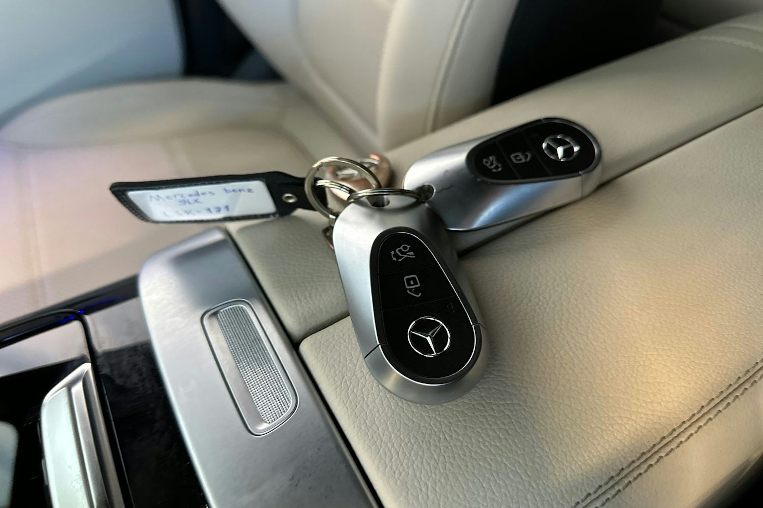 musta Mercedes-Benz GLC 2023 kuva 30.
