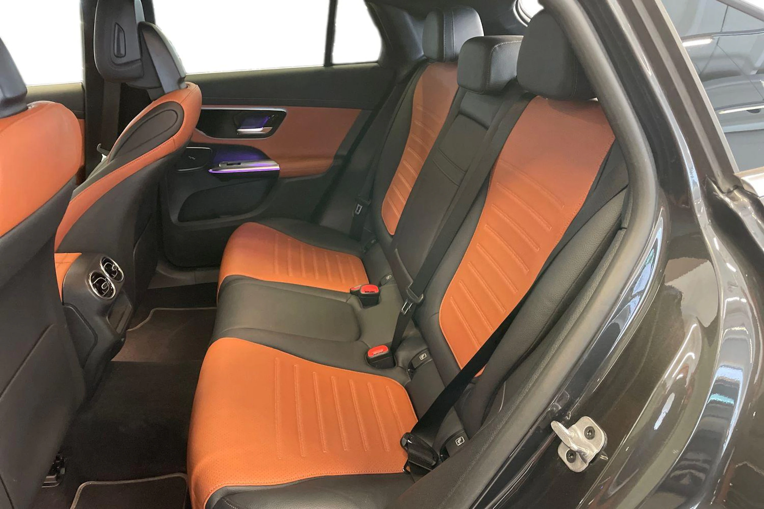 harmaa Mercedes-Benz GLC 2024 kuva 11.
