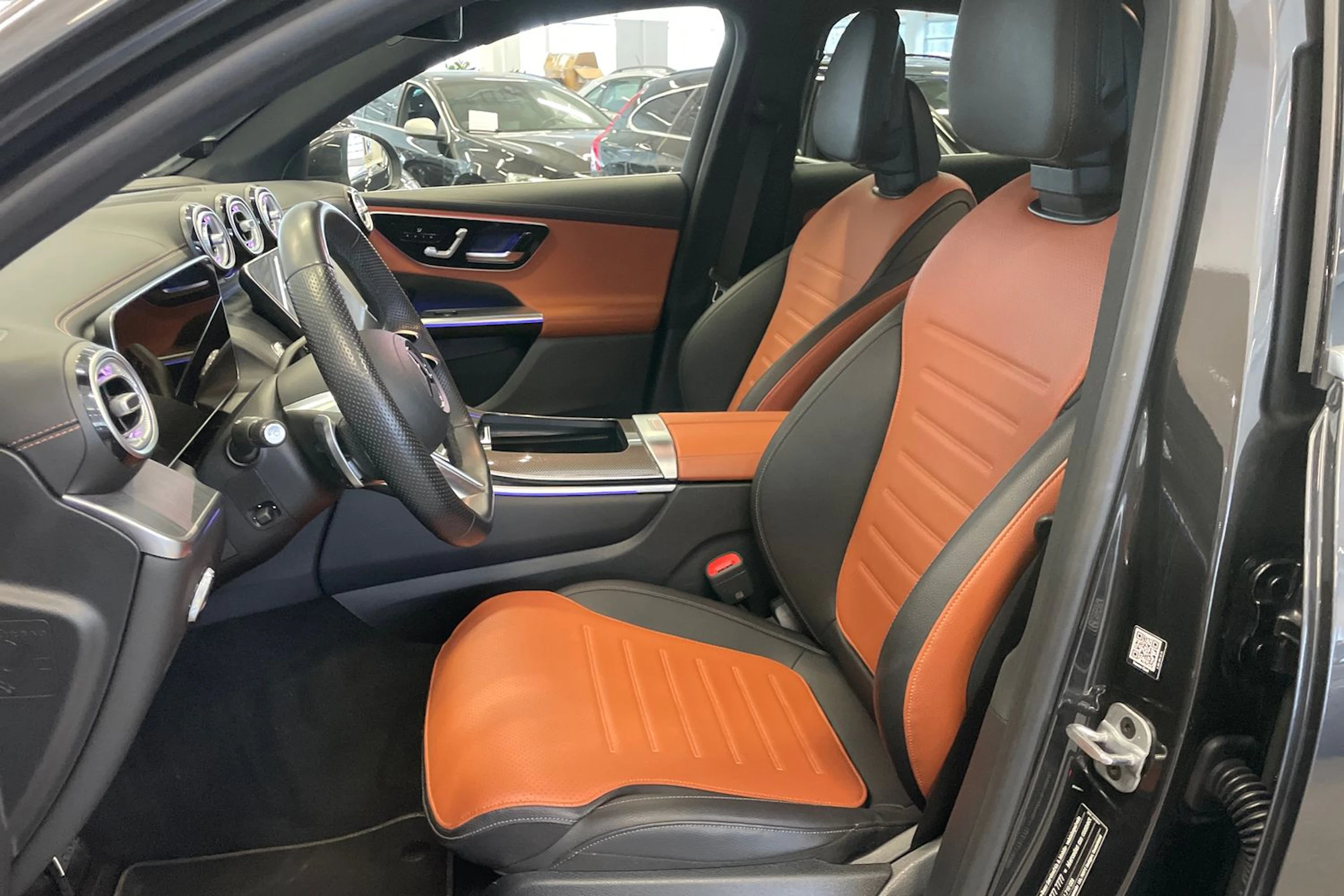 harmaa Mercedes-Benz GLC 2024 kuva 19.