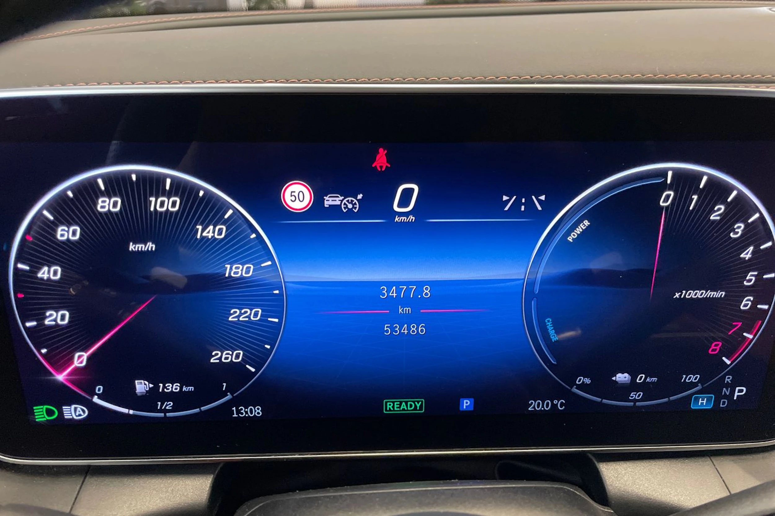 harmaa Mercedes-Benz GLC 2024 kuva 26.
