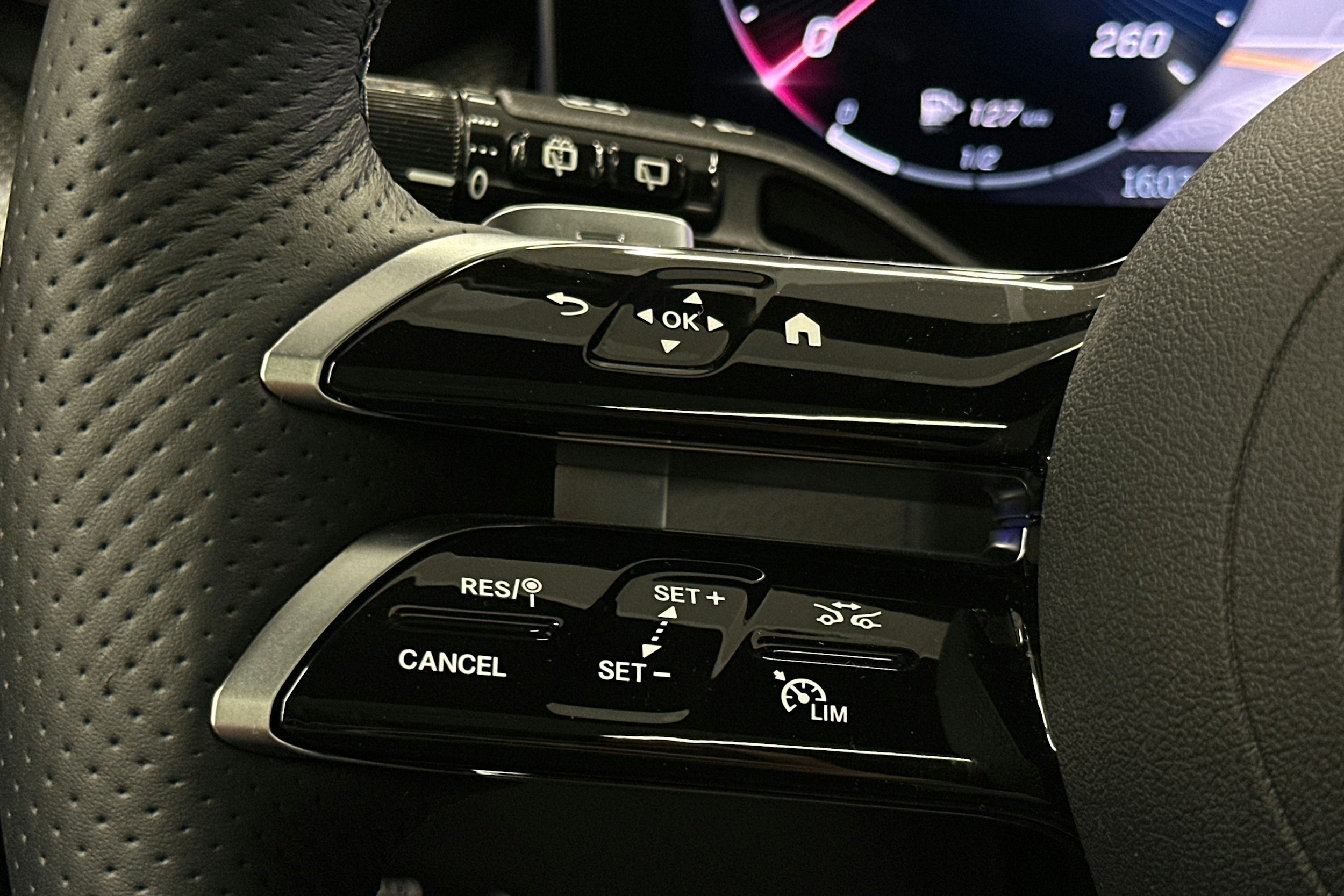 hopea Mercedes-Benz GLC 2024 kuva 22.