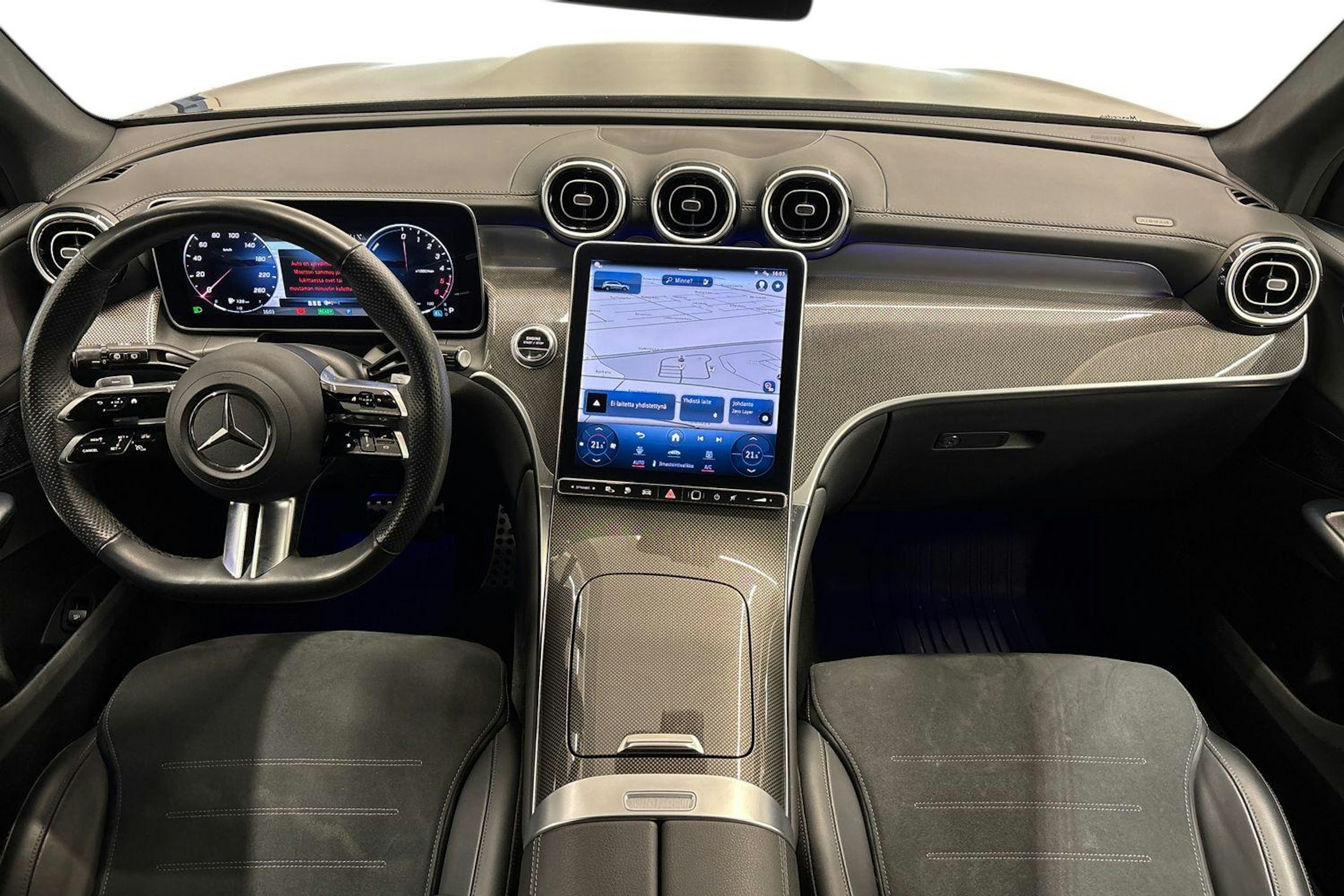 Musta Mercedes-Benz GLC 2024 kuva 9.