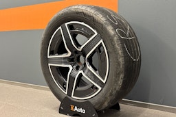 Musta Mercedes-Benz GLC 2024 kuva 13.