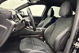 Musta Mercedes-Benz GLC 2024 kuva 14.