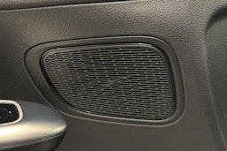 Musta Mercedes-Benz GLC 2024 kuva 16.