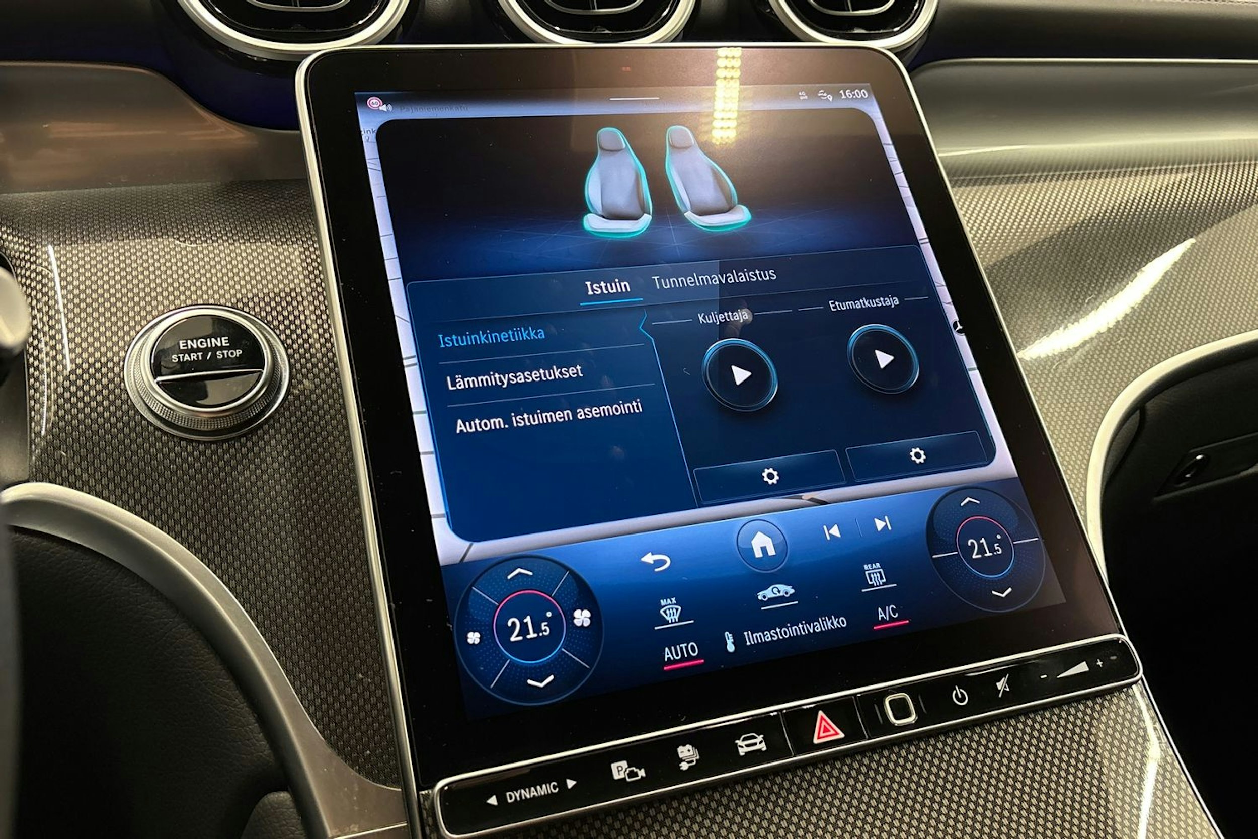 Musta Mercedes-Benz GLC 2024 kuva 26.