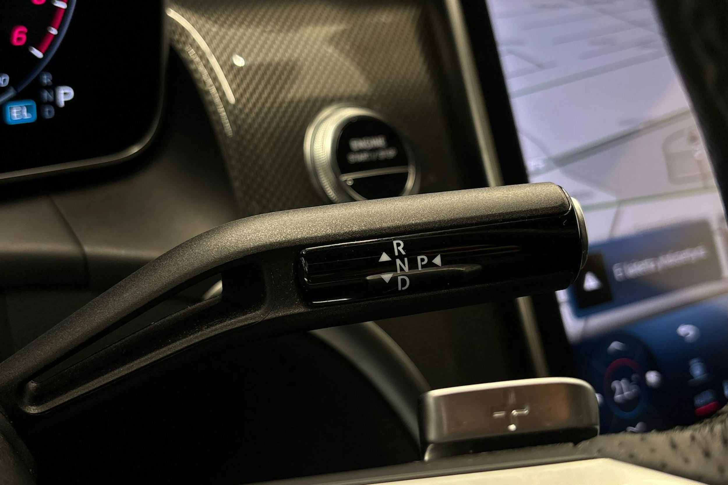 Musta Mercedes-Benz GLC 2024 kuva 27.