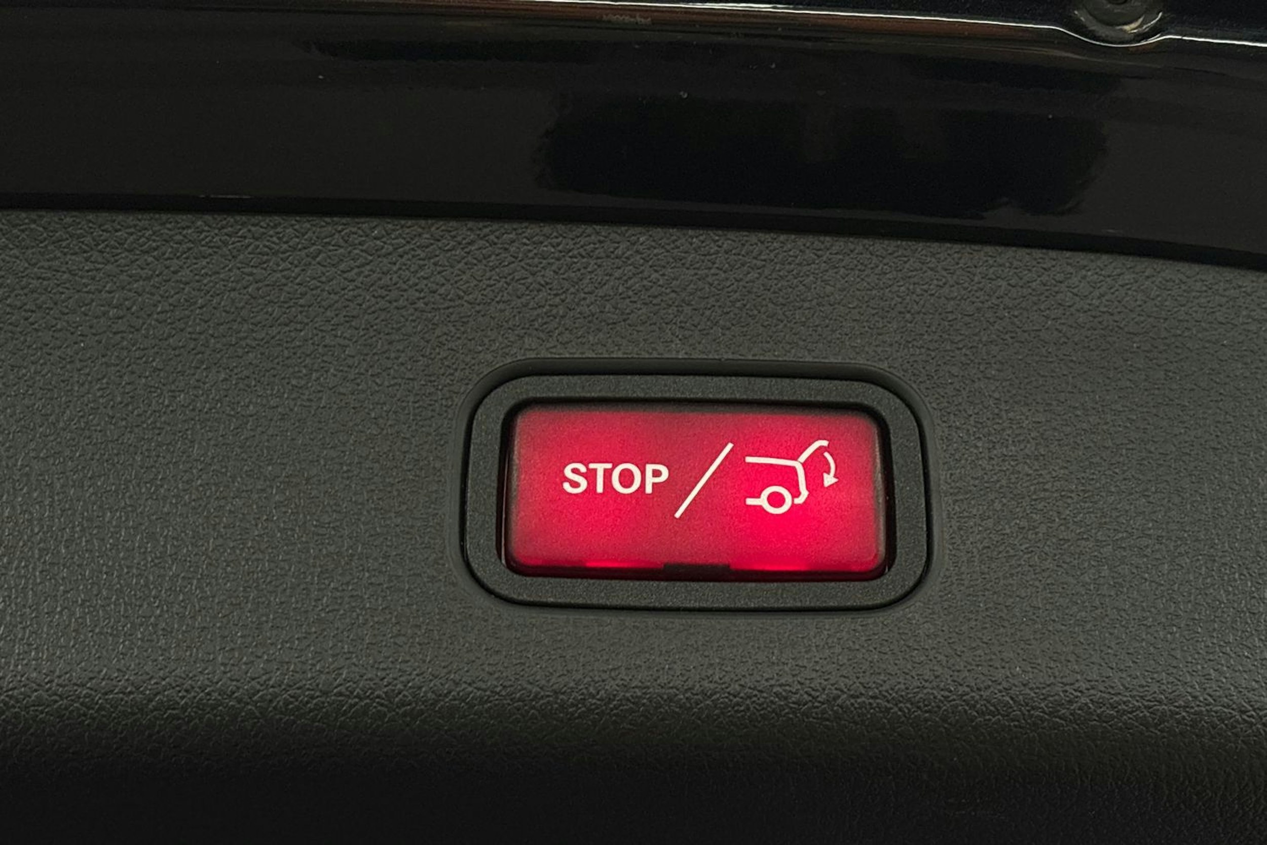 Musta Mercedes-Benz GLC 2024 kuva 29.