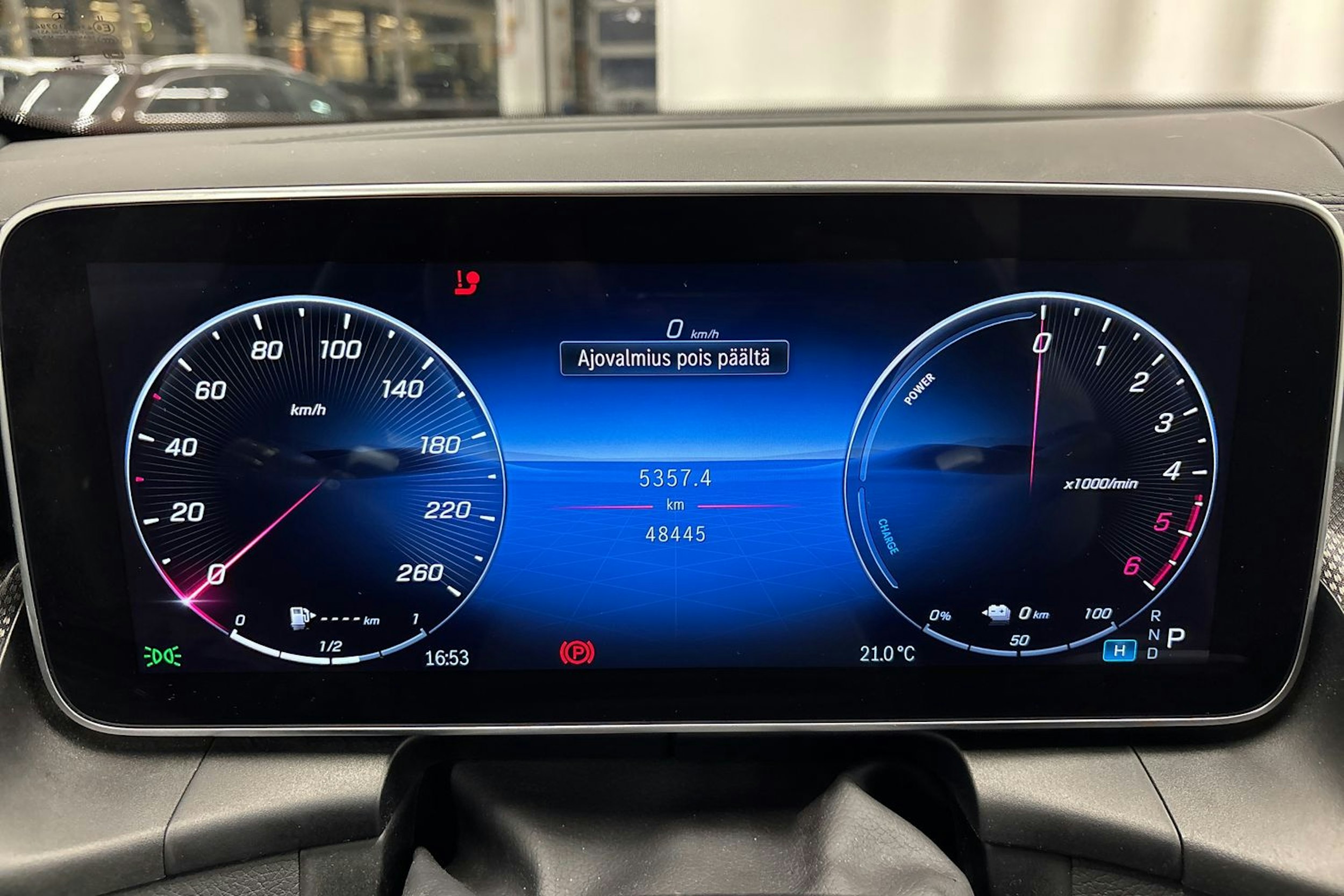 Musta Mercedes-Benz GLC 2024 kuva 33.