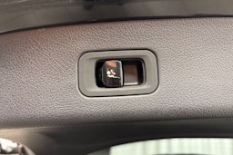 Musta Mercedes-Benz GLC 2024 kuva 35.