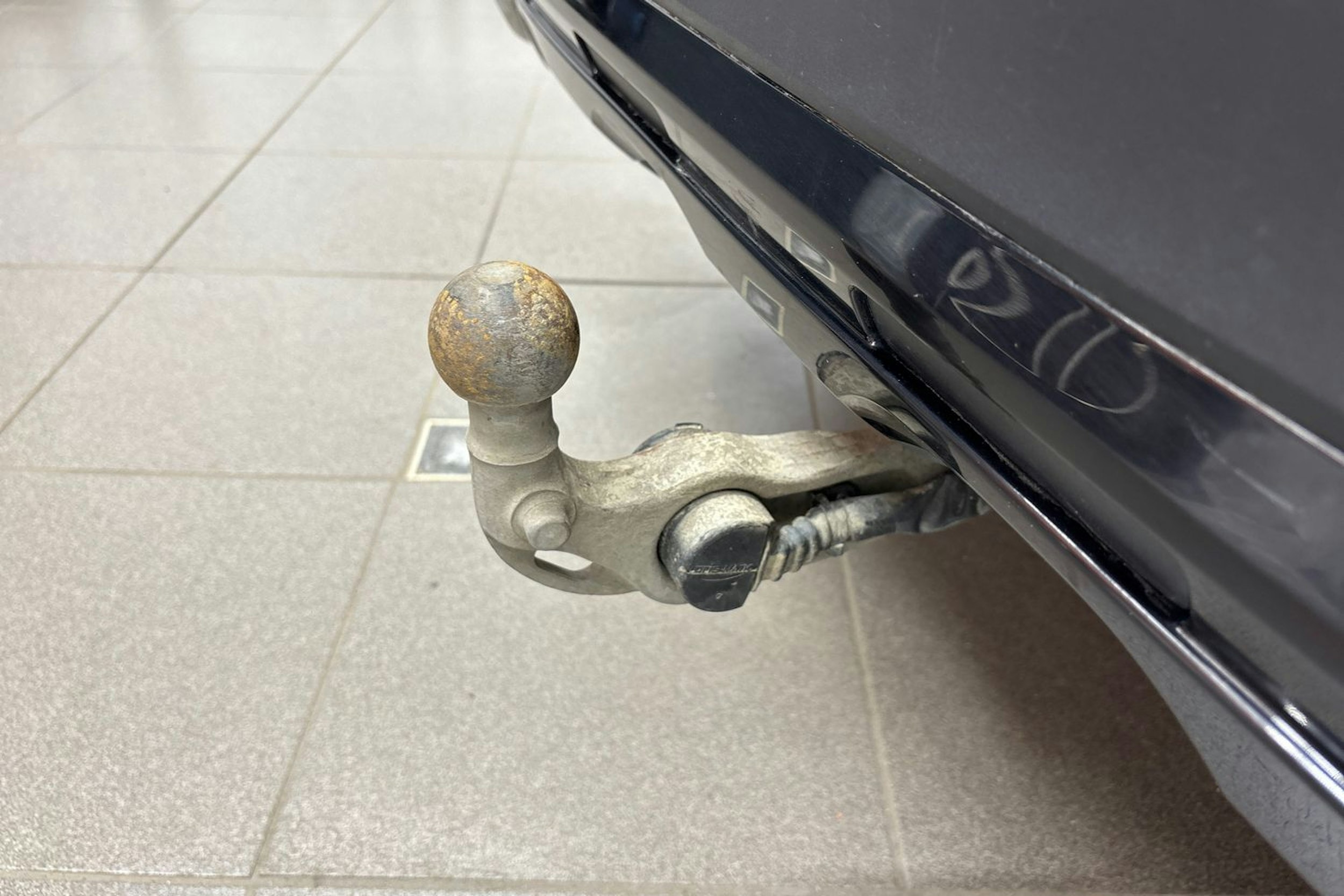 Musta Mercedes-Benz GLC 2024 kuva 36.