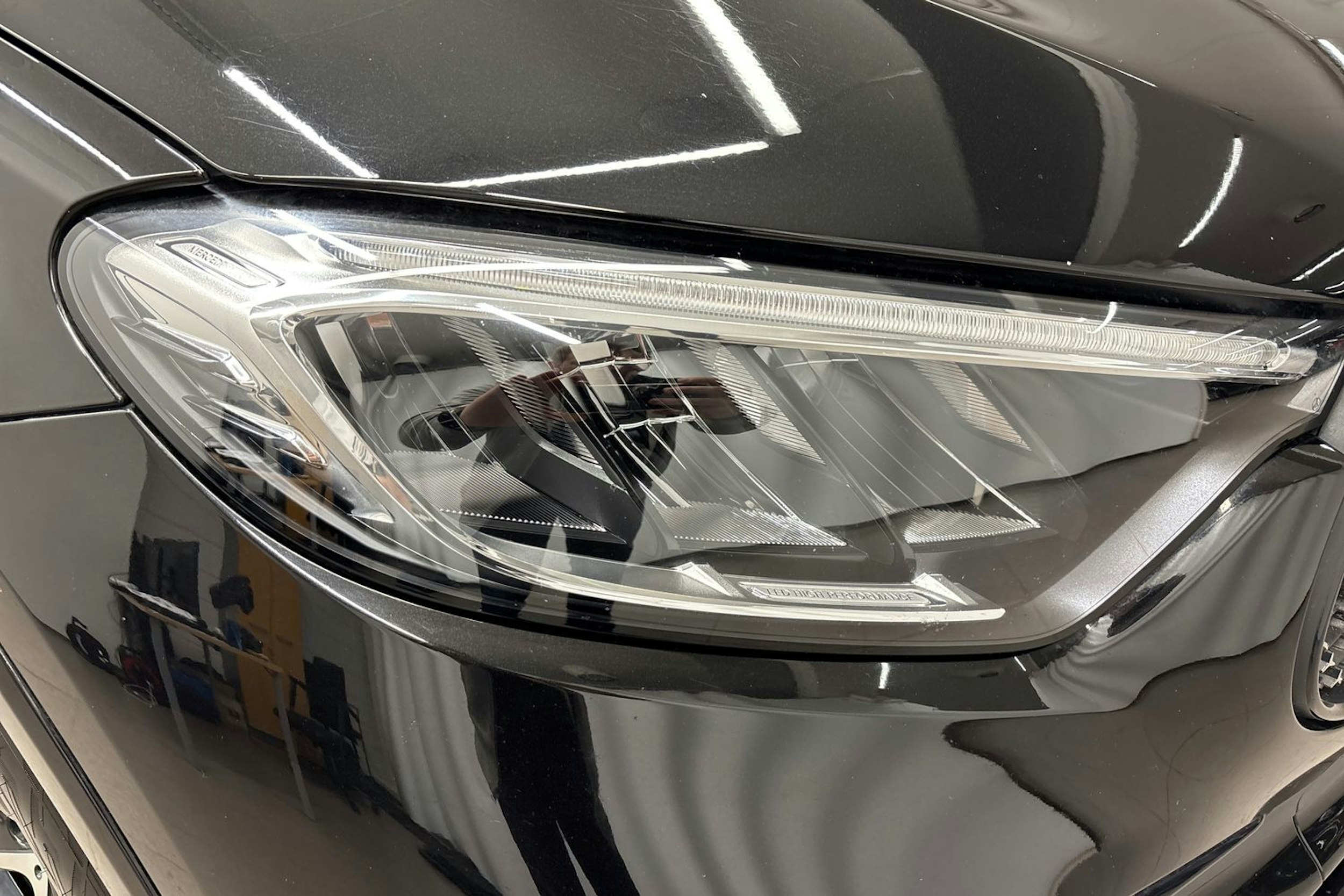 Musta Mercedes-Benz GLC 2024 kuva 38.