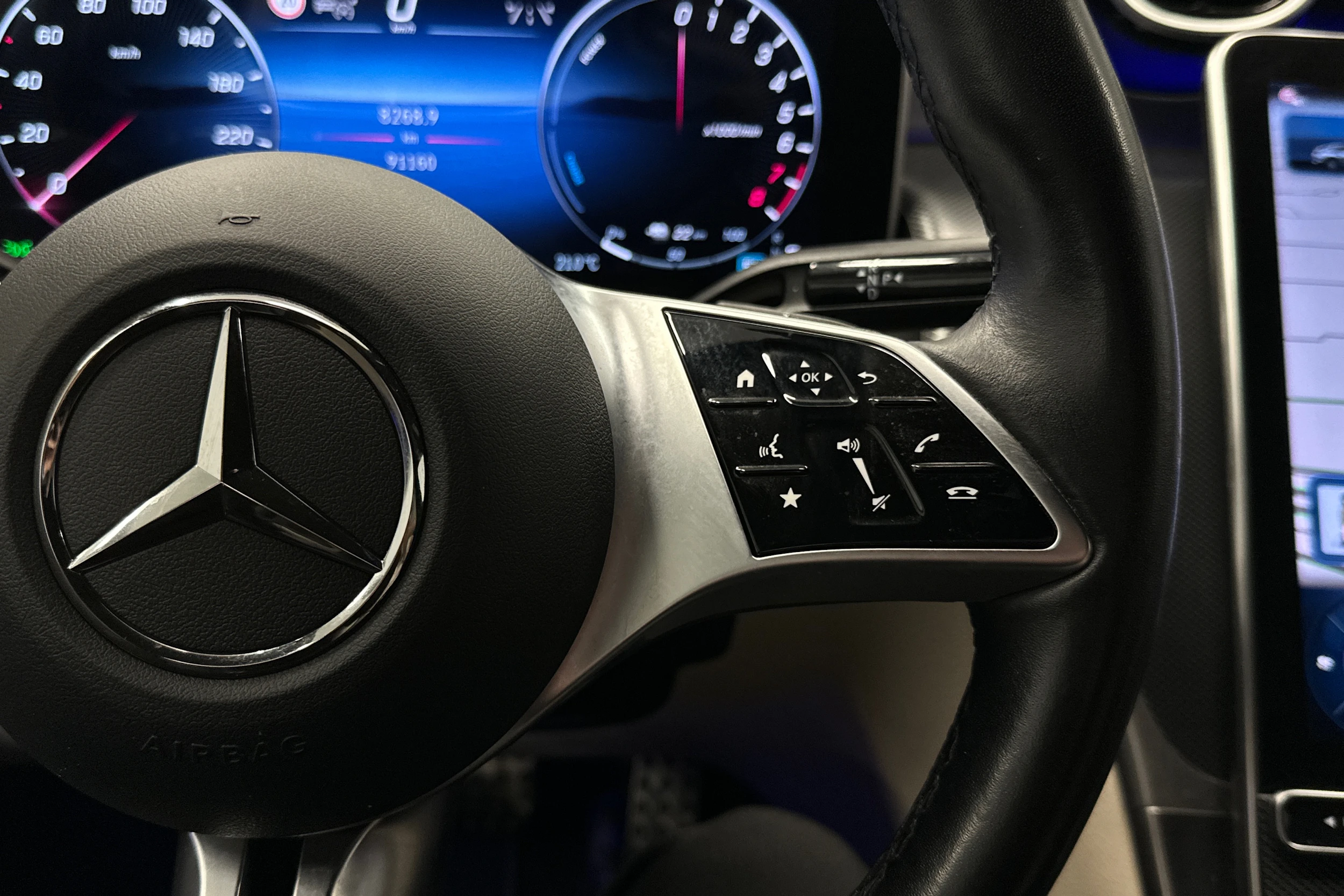 valkoinen Mercedes-Benz GLC 2024 kuva 12.