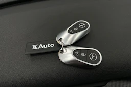 valkoinen Mercedes-Benz GLC 2024 kuva 39.