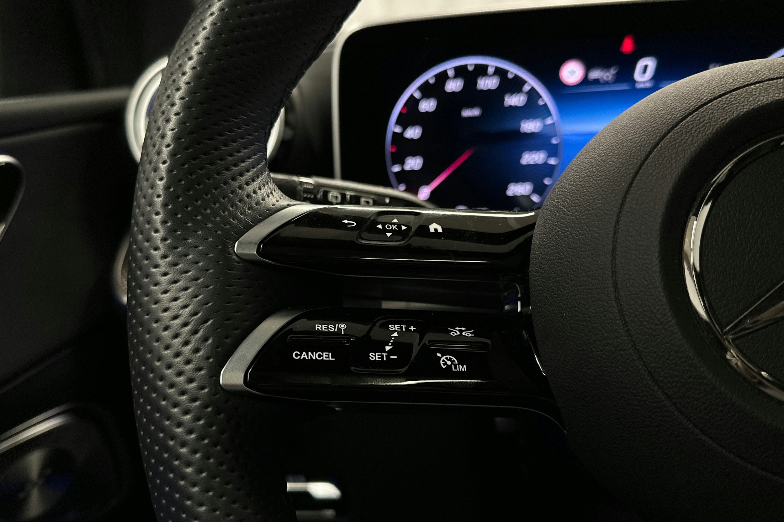 hopea Mercedes-Benz GLC 2024 kuva 14.