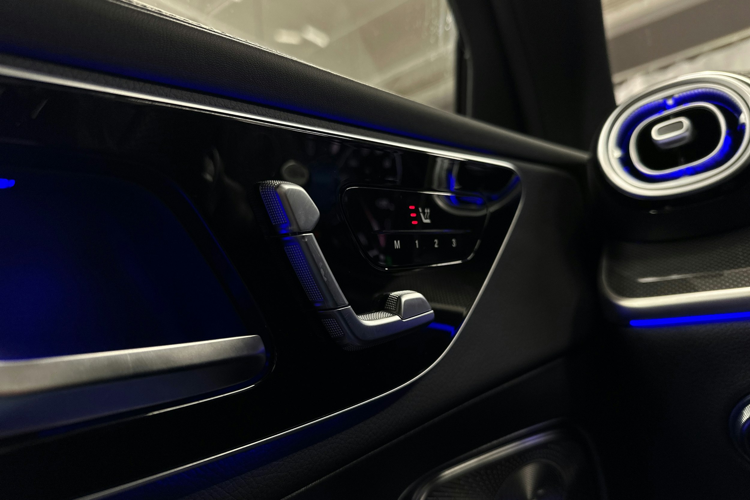 hopea Mercedes-Benz GLC 2024 kuva 26.