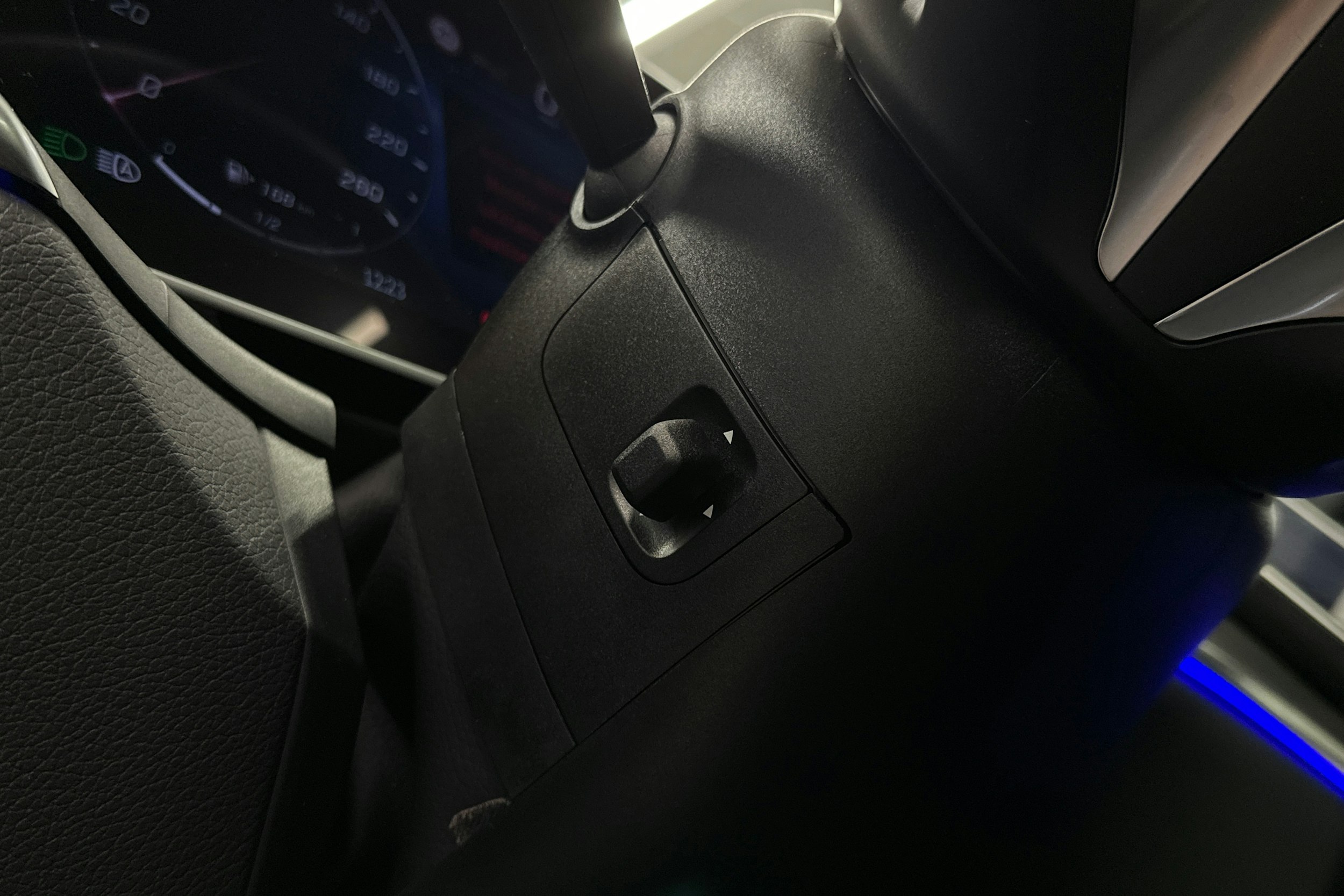 hopea Mercedes-Benz GLC 2024 kuva 28.