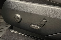 Harmaa Mercedes-Benz GLC 2024 kuva 12.