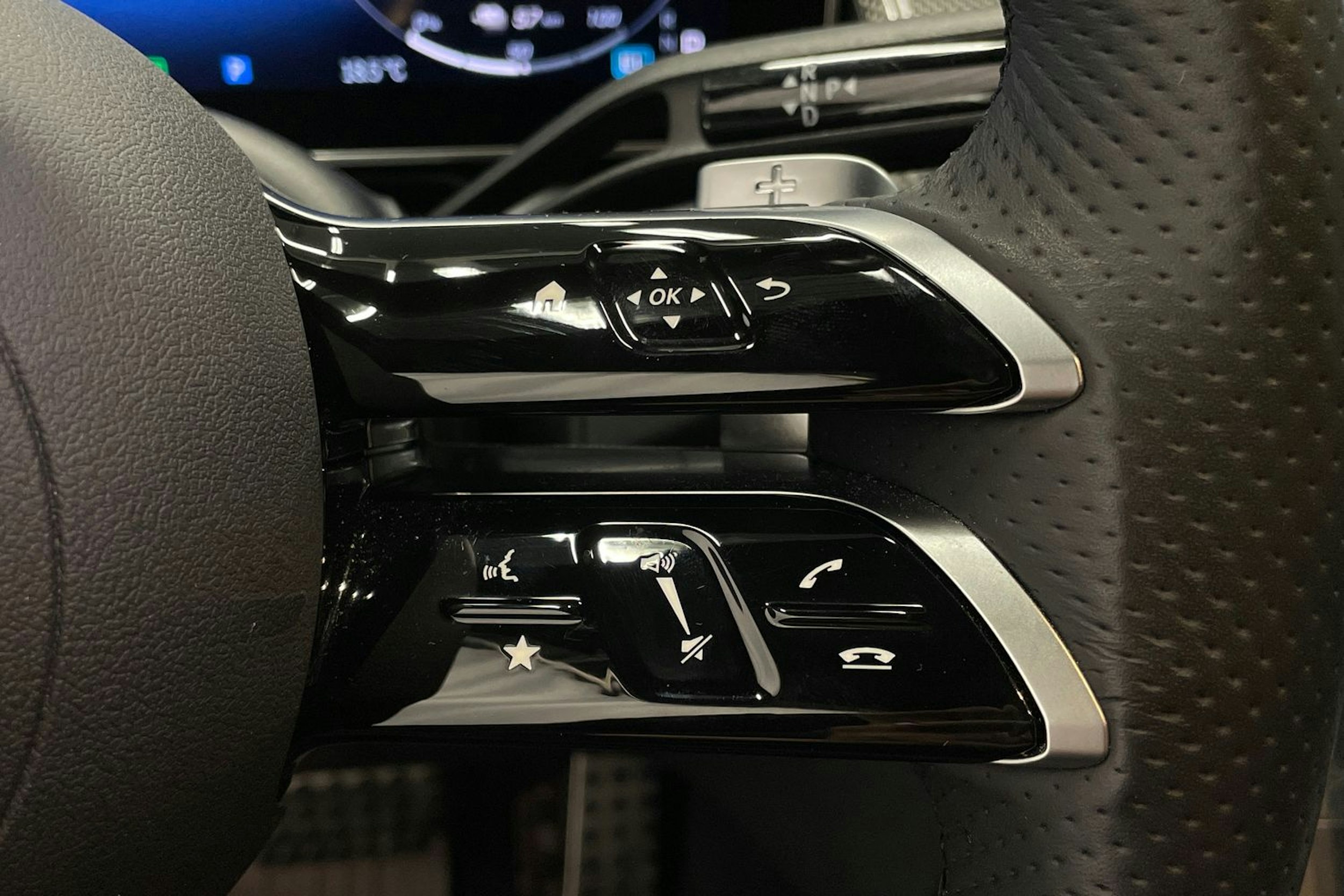 Harmaa Mercedes-Benz GLC 2024 kuva 15.