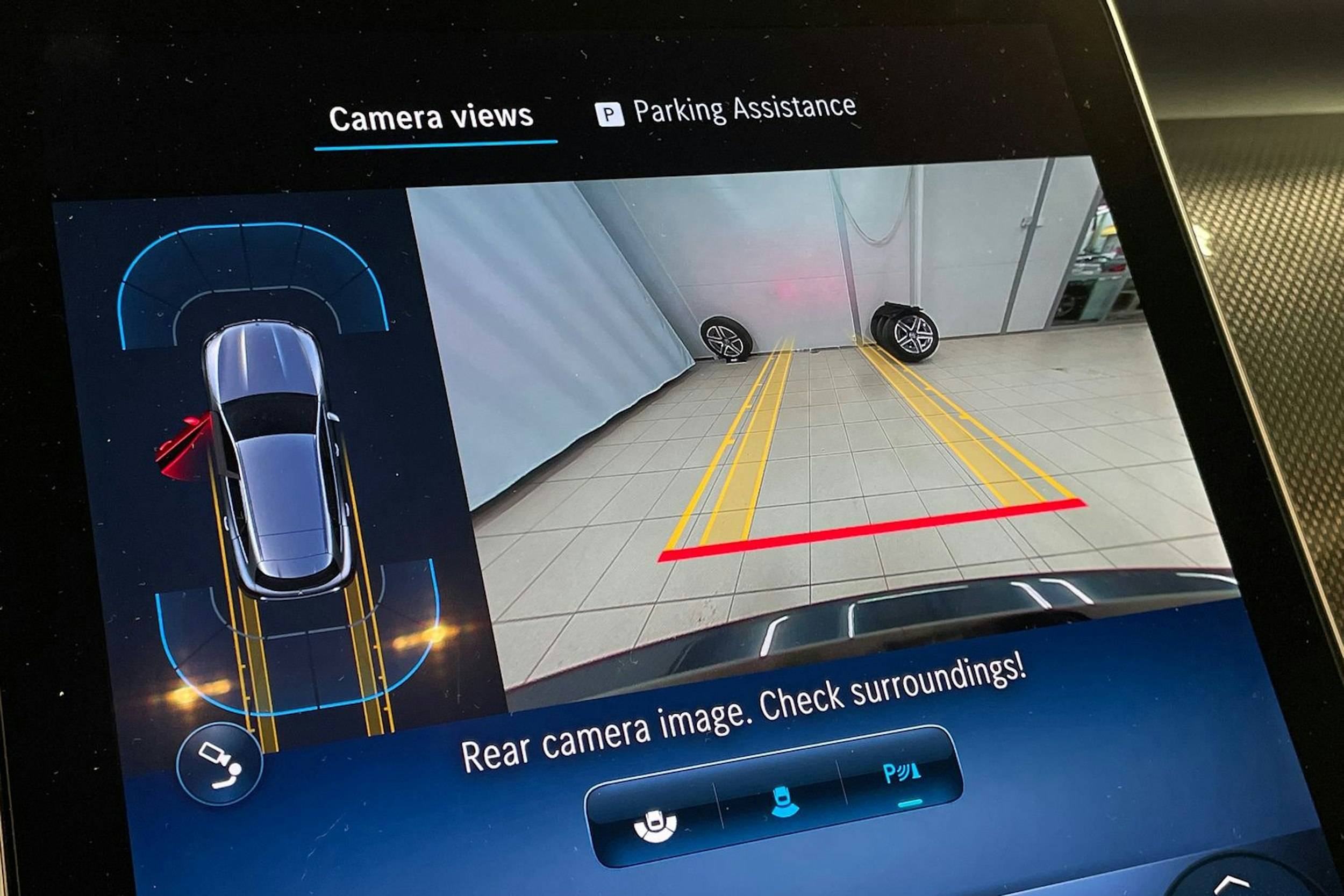 Harmaa Mercedes-Benz GLC 2024 kuva 18.