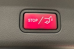 Harmaa Mercedes-Benz GLC 2024 kuva 20.