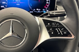 valkoinen Mercedes-Benz GLC 2025 kuva 17.