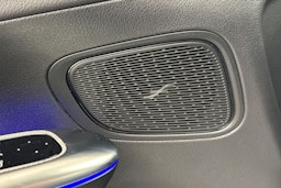 valkoinen Mercedes-Benz GLC 2025 kuva 25.