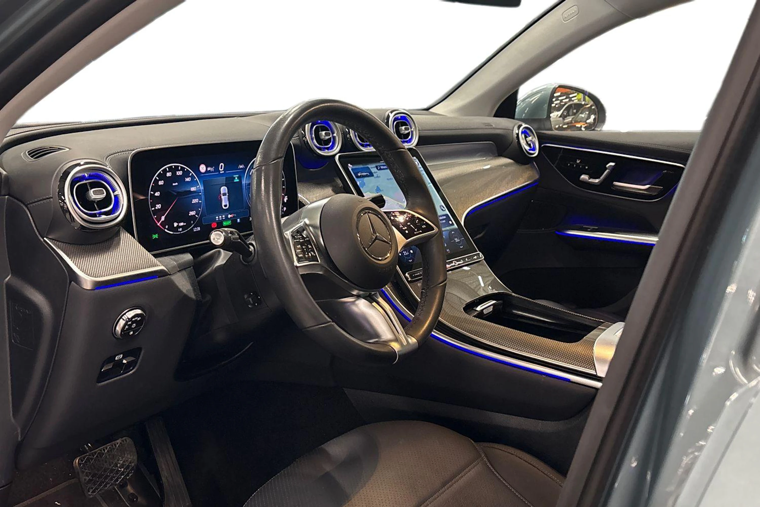 harmaa Mercedes-Benz GLC 2025 kuva 3.