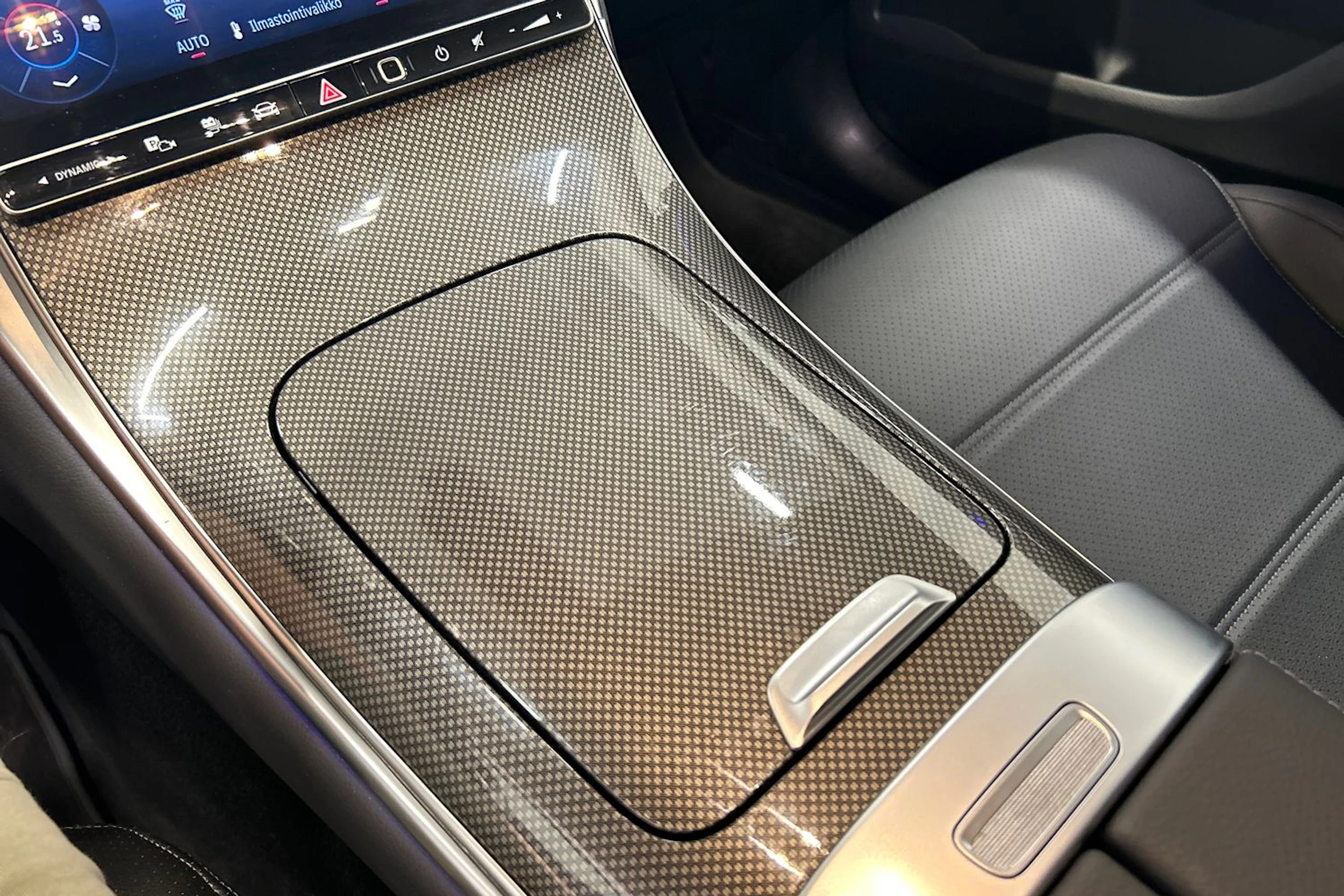 harmaa Mercedes-Benz GLC 2025 kuva 26.