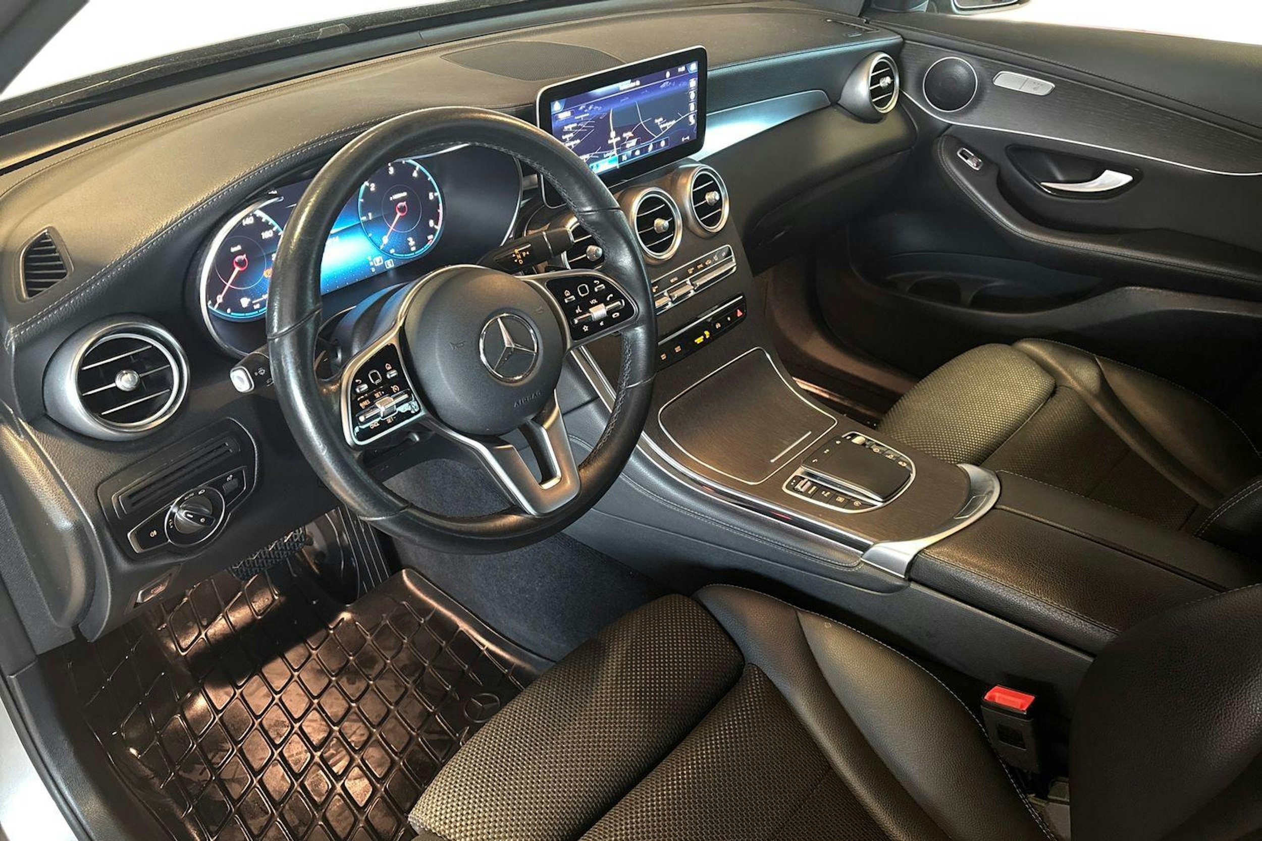 Harmaa Mercedes-Benz GLC 300 d 4MATIC 2019 kuva 7.