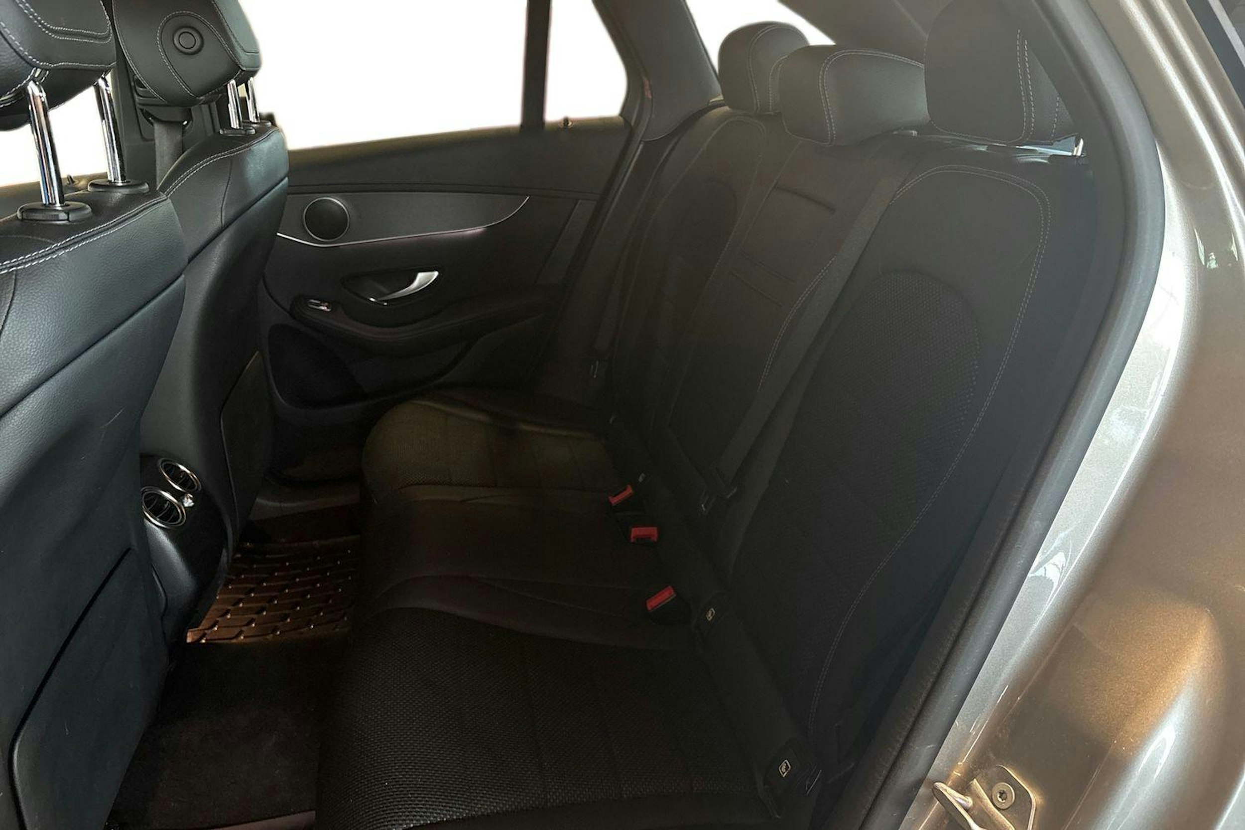 Harmaa Mercedes-Benz GLC 300 d 4MATIC 2019 kuva 10.