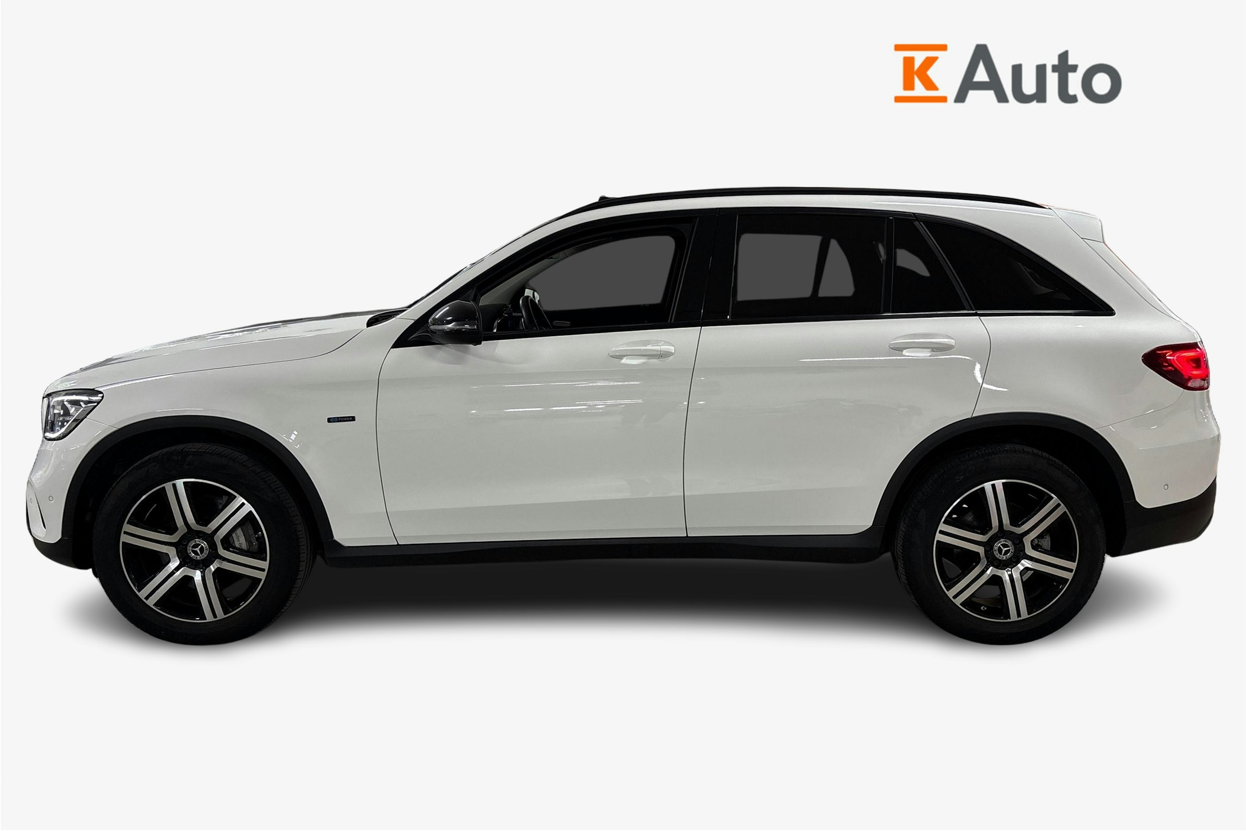 Valkoinen Mercedes-Benz GLC 2022 kuva 6.