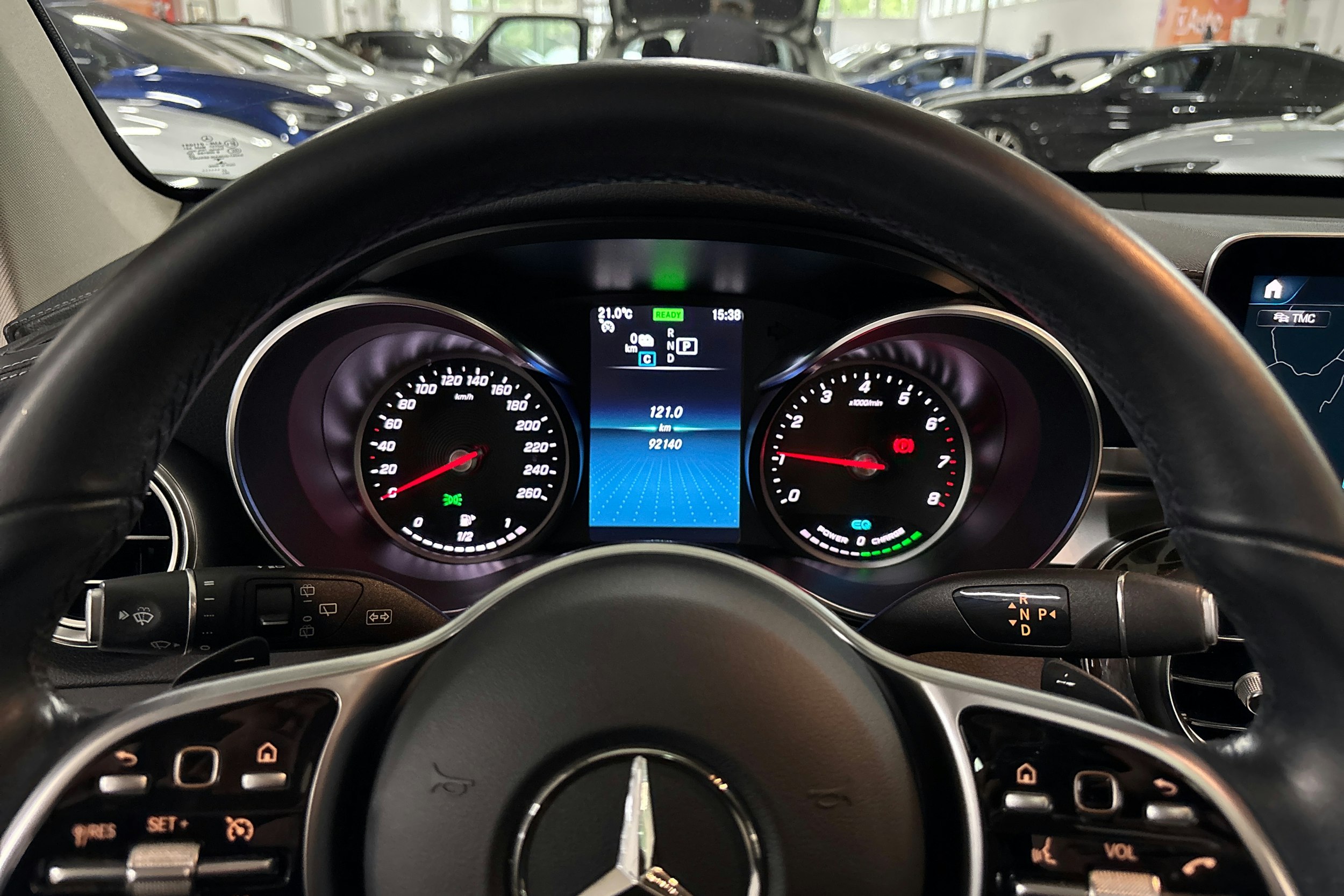 Valkoinen Mercedes-Benz GLC 2022 kuva 22.