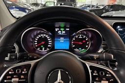Valkoinen Mercedes-Benz GLC 2022 kuva 22.