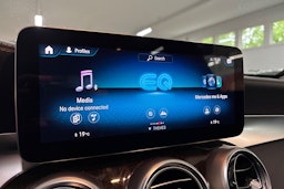 Valkoinen Mercedes-Benz GLC 2022 kuva 24.