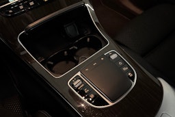 Valkoinen Mercedes-Benz GLC 2022 kuva 28.