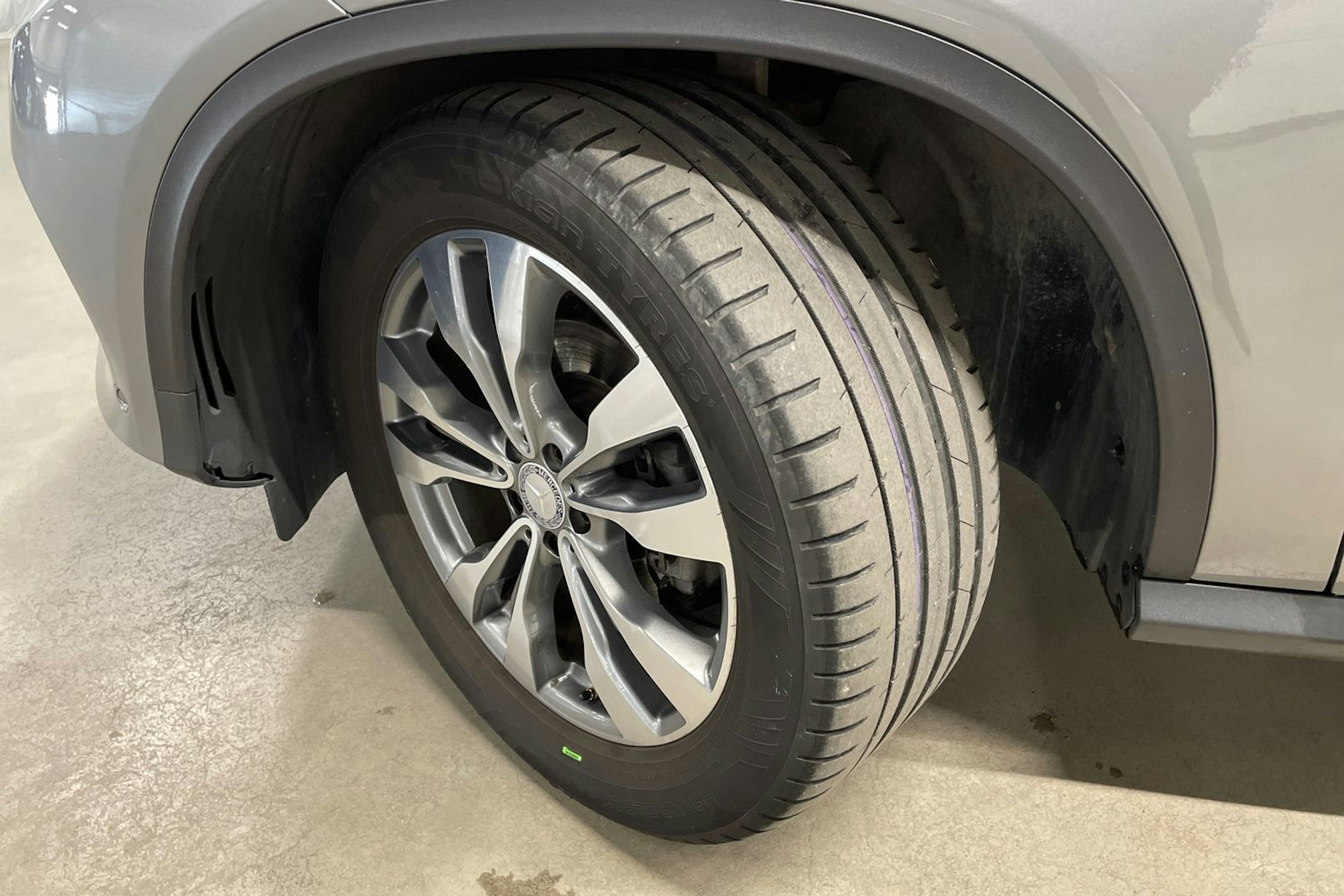 harmaa Mercedes-Benz GLE 2015 kuva 13.