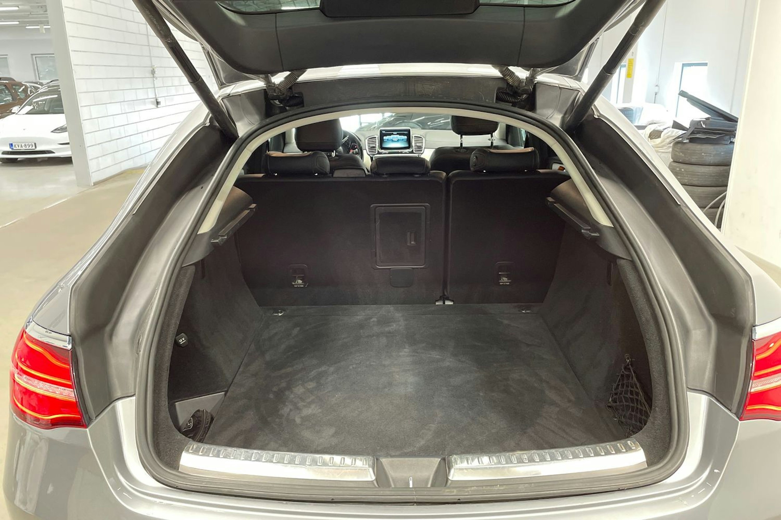harmaa Mercedes-Benz GLE 2015 kuva 15.