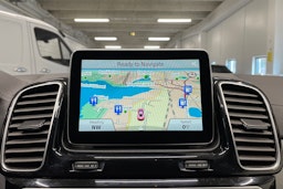 harmaa Mercedes-Benz GLE 2015 kuva 18.