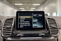 harmaa Mercedes-Benz GLE 2015 kuva 20.