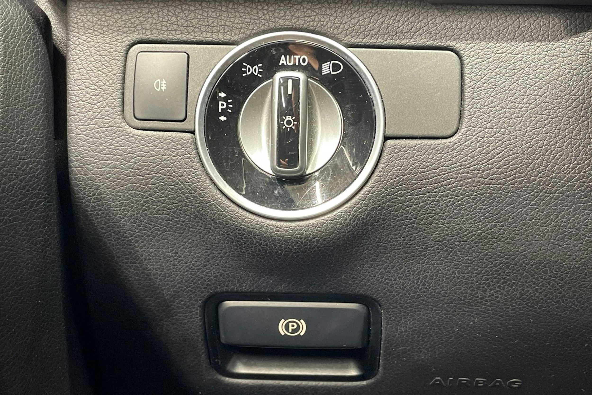 harmaa Mercedes-Benz GLE 2015 kuva 24.