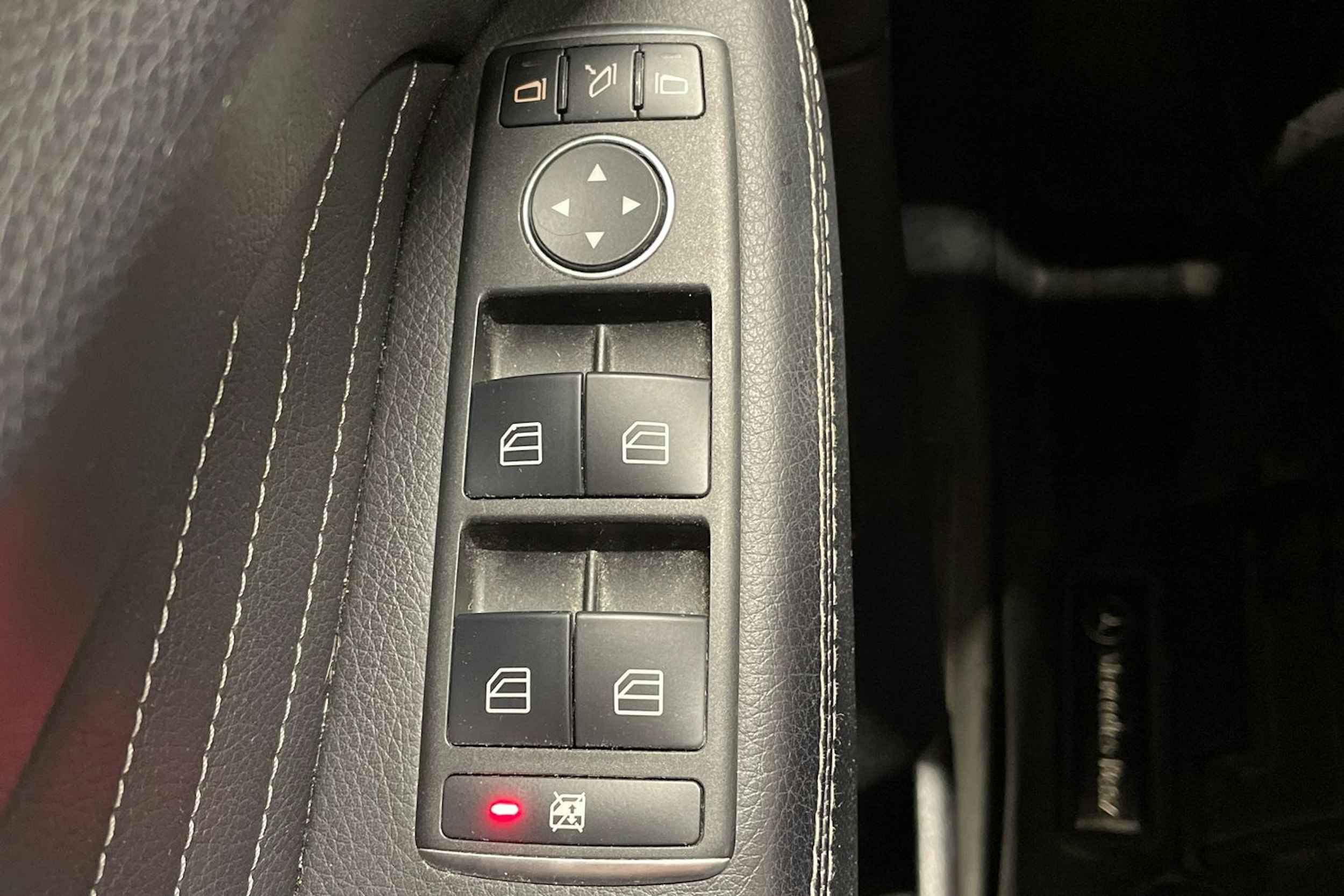 harmaa Mercedes-Benz GLE 2015 kuva 25.