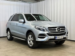 harmaa Mercedes-Benz GLE 2016 kuva 1.