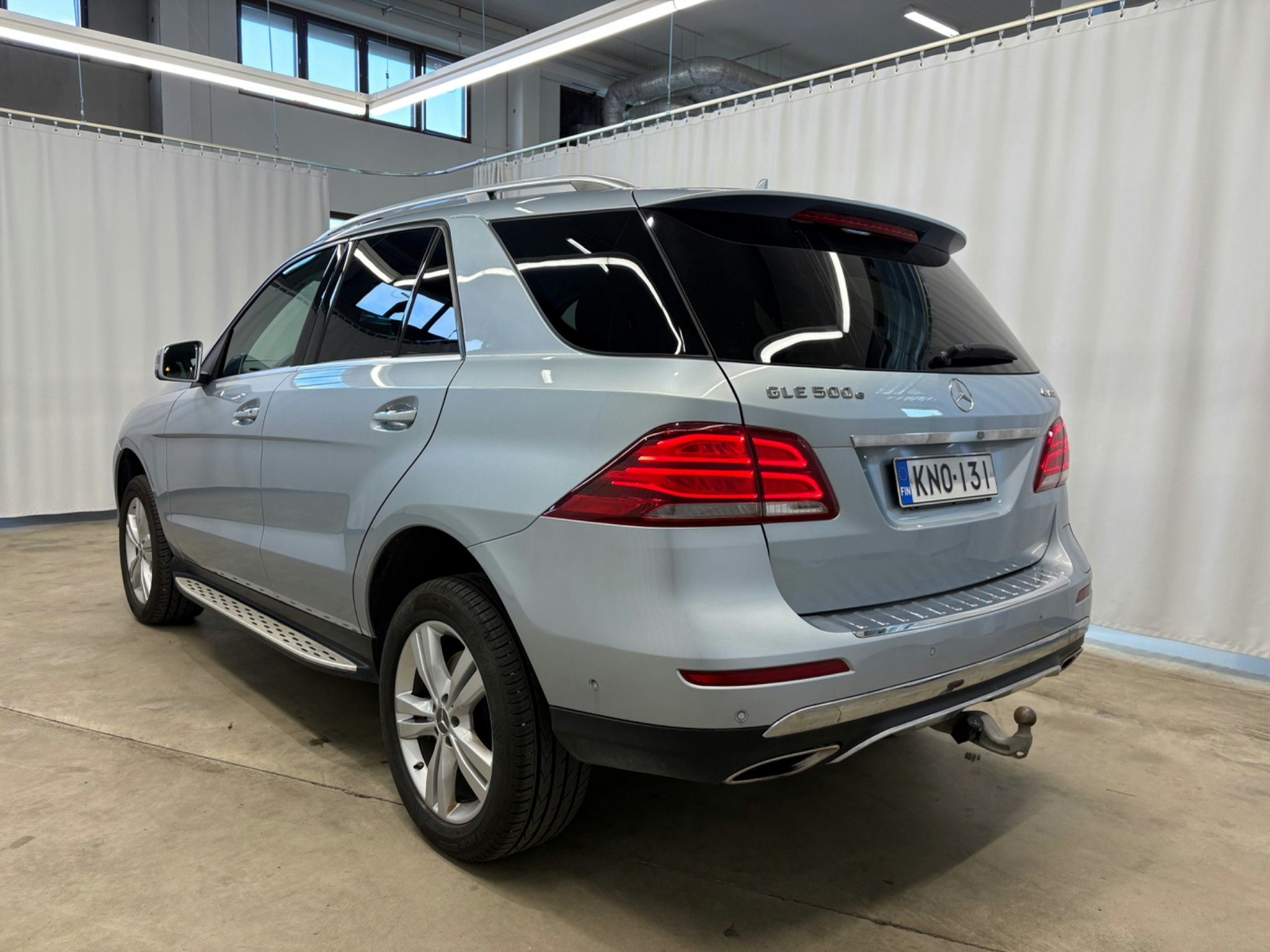 harmaa Mercedes-Benz GLE 2016 kuva 3.